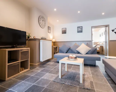 Spacious Apartment on Damse canal @ Bruges