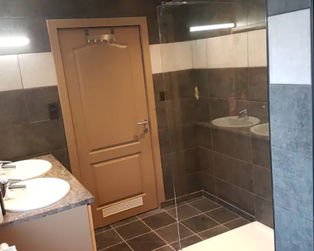 Spacious Apartment on Damse canal @ Bruges