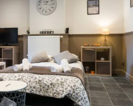 Beautiful Apartement with sight on Damse canal @ Bruges