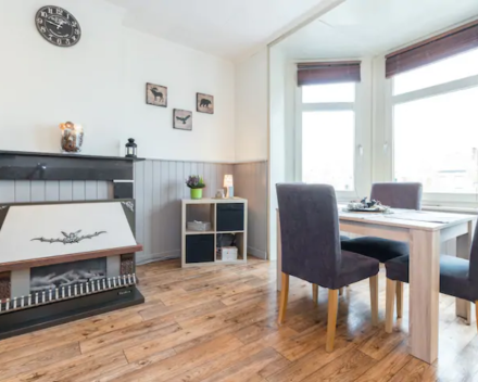 Charmant apartment with sight on Damse canal @ Bruges