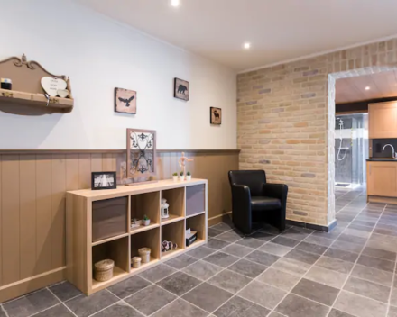 Spacious Apartment on Damse canal @ Bruges
