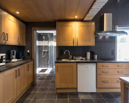 Spacious Apartment on Damse canal @ Bruges